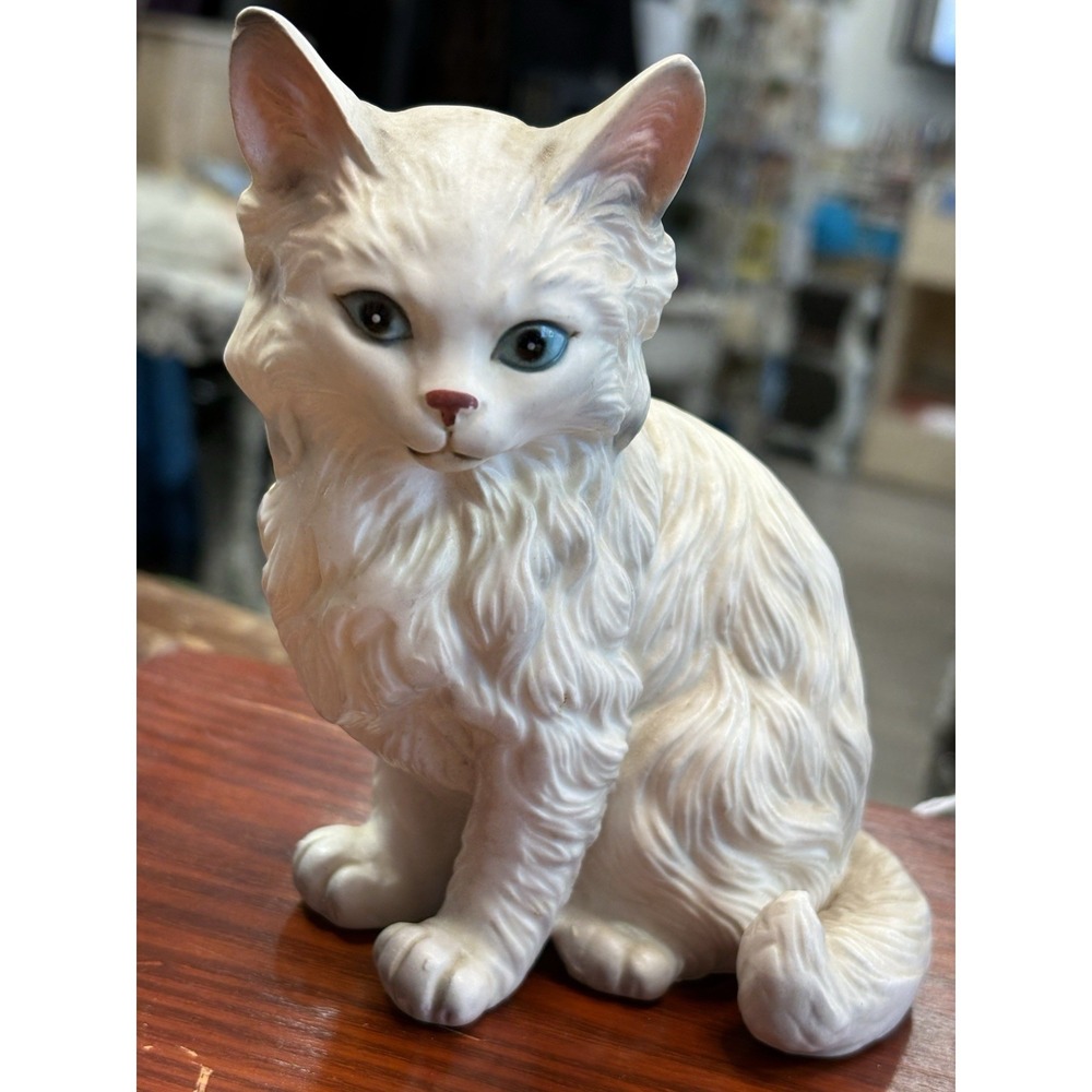 Vintage Lefton White Persian Cat Figurine Blue Eyes Japan #1514 5.5" Tall Kitsch